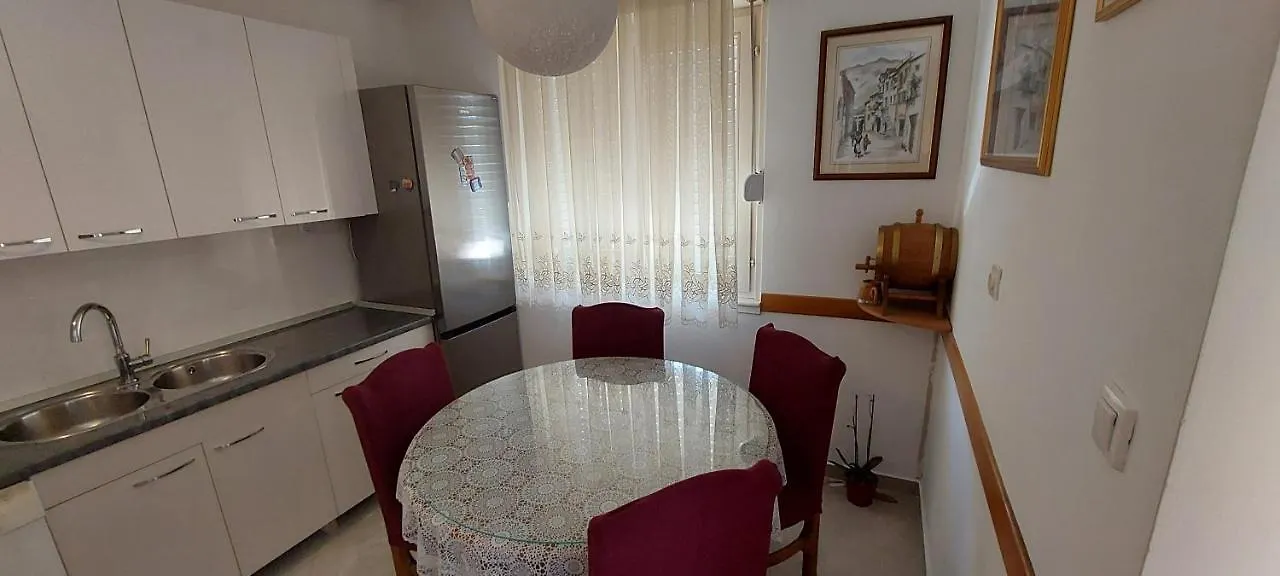 Lana Apartment Split 0*,